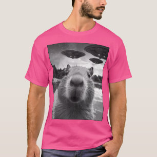 Ufos おもしろい DesiのグラフィックCapybaraセルフィー風変わり Tシャツ