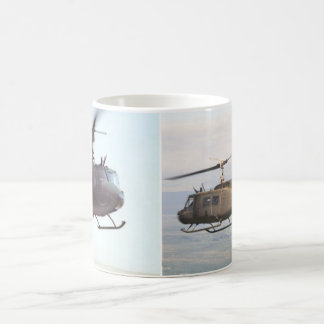 UH-1イロクォイ人のマグ コーヒーマグカップ