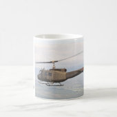 UH-1イロクォイ人のマグ コーヒーマグカップ (中央)