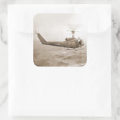 UH-1 Huey over Vietnam水田シール スクエアシール (バッグ)
