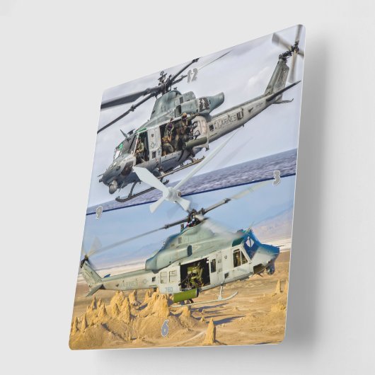 UH-1Y毒 スクエア壁時計 (傾斜)