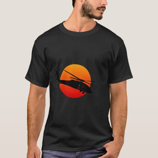 Uh-60ブラックホークヘリコプター軍隊履歴 Tシャツ (正面)