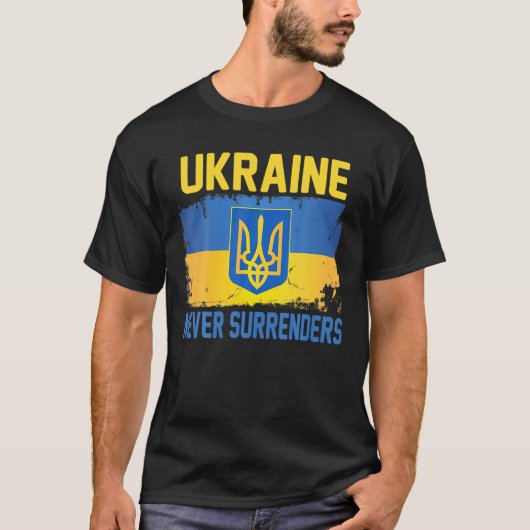 UKRAINE Never Surrenders Tee Support Ukraine Ukrai Tシャツ (正面)