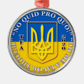 Ukraine "No Quid Pro Quo" round Christmas ornament メタルオーナメント (正面)