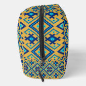 Ukrainian traditional vushuvanka folk art pattern ドップキット (右)