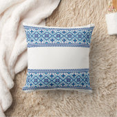 Ukrainian traditional vushuvanka folk pattern  クッション (ブランケット)