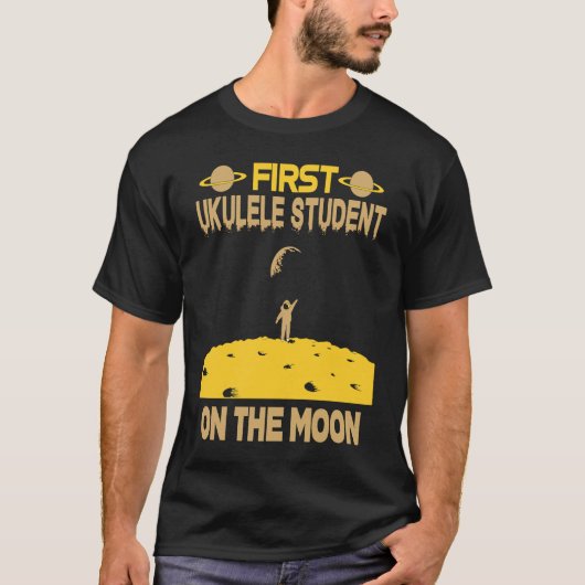 Ukulele Student On The Moon Tシャツ (正面)
