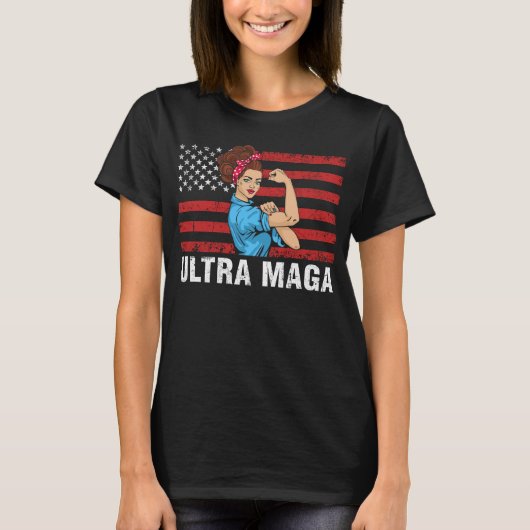 Ultra MAGA ユニセックス Tシャツ (正面)