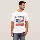 Ultra MAGA Tシャツ – Patriotic Donald Trump (正面フル)