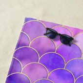 Ultra Violet & Mermaidスケールパターン金ゴールド ビーチタオル (インサイチュ)