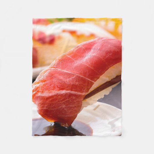 Umami Moment – Sushi Dip Fleece Blanket フリースブランケット (正面)