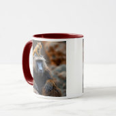 Un babouin avec un écureuil sur sa tête. マグカップ (正面左)