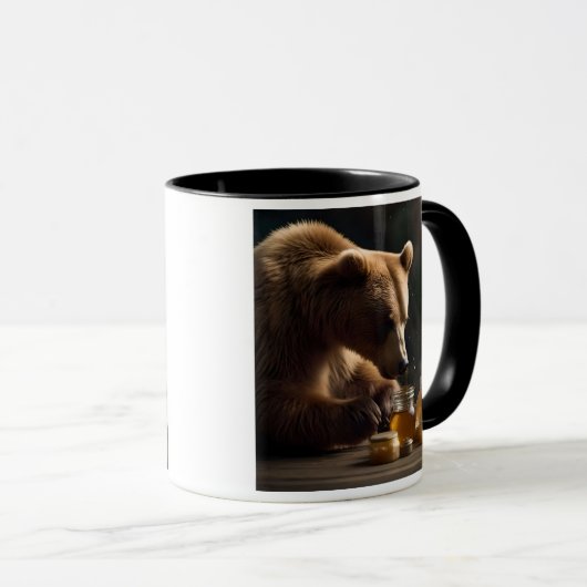 Un ours se prépare à une dégustation sucrée. マグカップ (正面右)