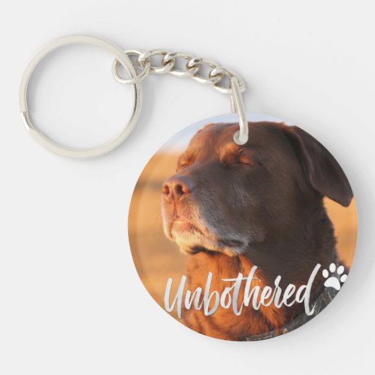 Unbothered Golden Hour Dog – Premium Minimalist  キーホルダー (正面)