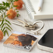 Unbothered Golden Hour Dog – Premium Minimalist  キーホルダー (正面右)