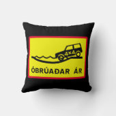 Unbridgedの川、交通標識、アイスランド クッション (裏面)