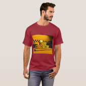 Under Construction Design – Building Dreams in Sty Tシャツ (正面フル)