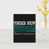 Under New Management Speak To My Fiance Engagement カード (黄色い花)