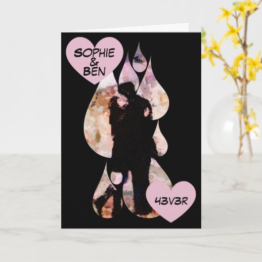 Under Umbrella: Romantic Couple Kissing in Rain カード (黄色い花)