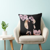 Under Umbrella: Romantic Couple Kissing in Rain クッション (椅子)