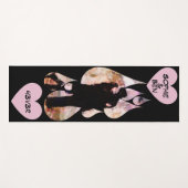 Under Umbrella: Romantic Couple Kissing in Rain ヨガマット (正面(横))