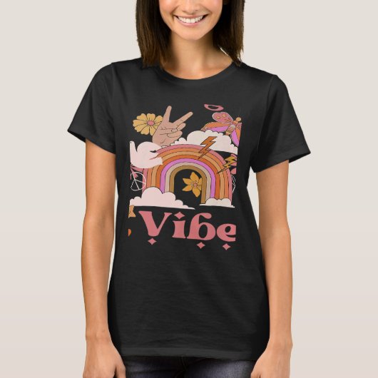Undergrad Vibes School Groovy Retro Boho Rainbow C Tシャツ (正面)