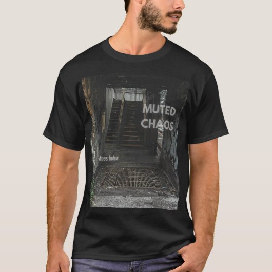 Underground Chaos Streetwear Unisex T-shirt  Tシャツ (正面)