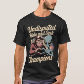 Undisputed Hide and Seek Champions Bigfoot & Alien Tシャツ (正面)