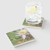 Une grenouille sous une fleur de nénuphar ストーンコースター (横)