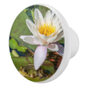 Une grenouille sous une fleur de nénuphar セラミックノブ (右)