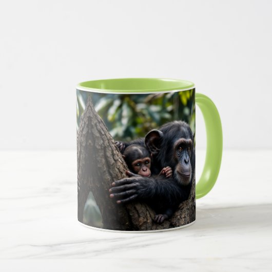 Une maman singe veille sur bébé. マグカップ (正面右)