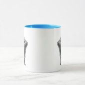 Une souris en 3D hume des odeurs de nourritures. マグカップ (中央)