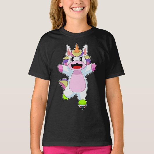 Unicornインラインスケートで滑るローラースケート Tシャツ (正面)
