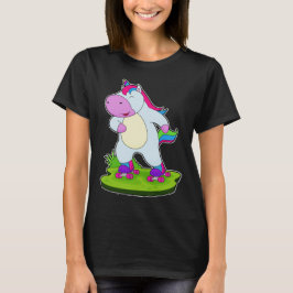 Unicornインラインスケートで滑るローラースケート Tシャツ
