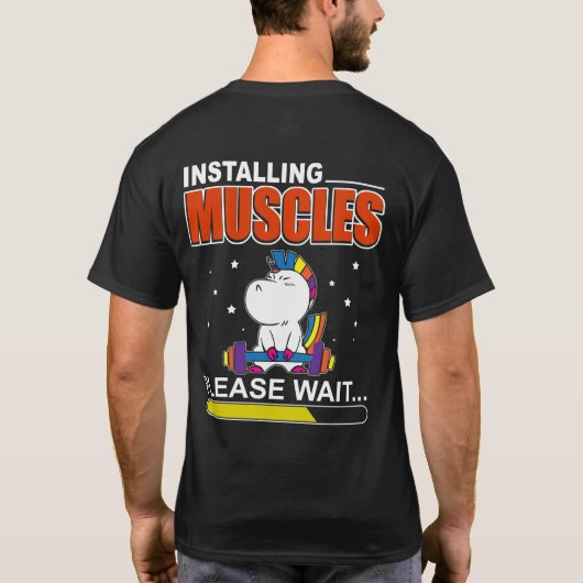 Unicorn筋肉をインストールするFitneを待おもしろいつ Tシャツ (裏面)