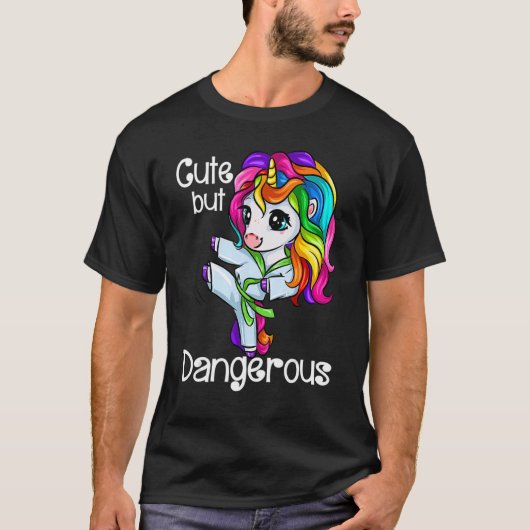 Unicorn Cute But Dangerous Funny Karate Taekwondo_ Tシャツ (正面)
