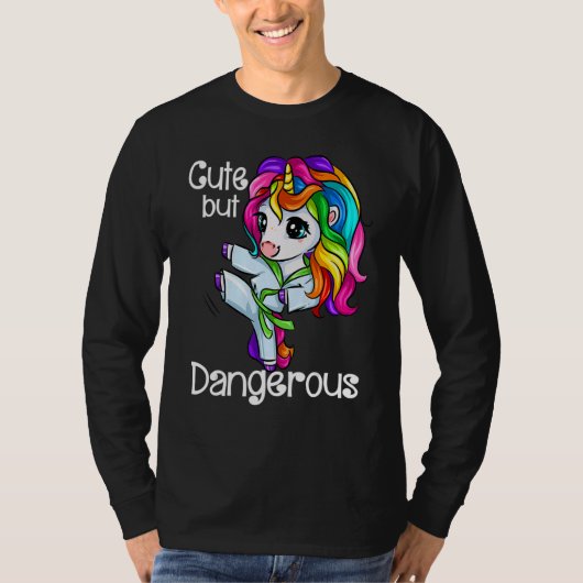 Unicorn Cute But Dangerous Funny Karate Taekwondo_ Tシャツ (正面)