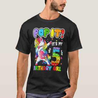 Unicorn Dabbing 5歳5誕生日ポップ・アートのIt Fi Tシャツ