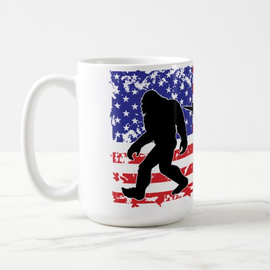 Unicorn, Jackalope, Bigfoot and the American Flag コーヒーマグカップ (左)