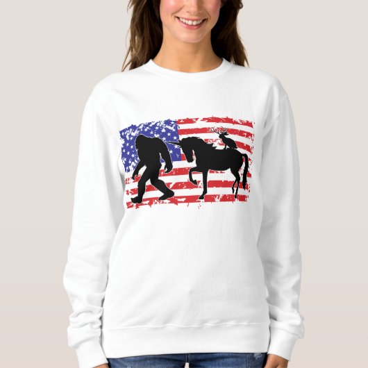 Unicorn, Jackalope, Bigfoot and the American Flag スウェットシャツ (正面)