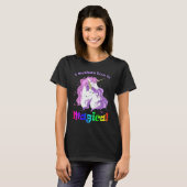 Unicorn Mom A Mothers Loveは魔法 Tシャツ (正面フル)
