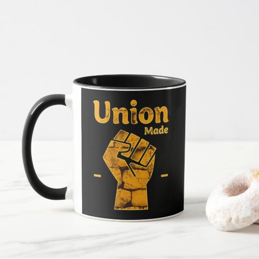 Union Made Worker Fist Labor Day Design マグカップ (ドーナツ)