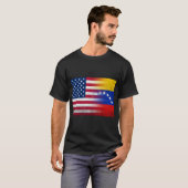 United in Freedom: A Fusion of the Flags Tシャツ (正面フル)