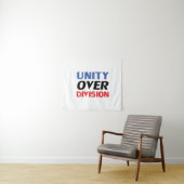 "Unity over Division"ブルーレッドホワイトブラック タペストリー (インサイチュ(横))