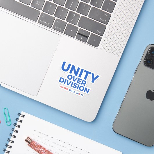 Unity over Division - Harris Walz 2024 シール (ノートパソコンとiPhone)