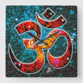 Universal OM Hum スクエア壁時計 (正面)