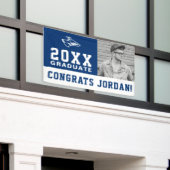 UNKロッパー卒業 横断幕 (ビルの外側)