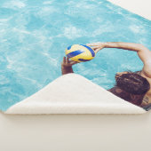 Unknown person playing beach volleyball シェルパブランケット (3/4)