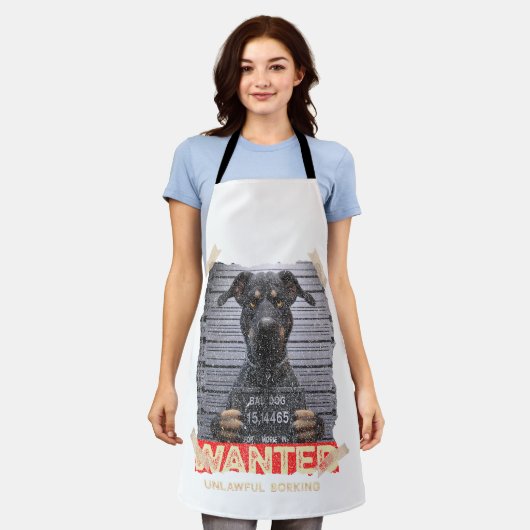 Unlawful Barking: The Doberman's Stern Warning エプロン (着用した状態)