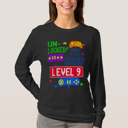 Unlocked I to Level 9 Arcade 9誕生日 Tシャツ (正面)